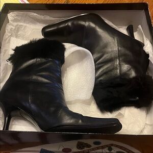 Valerie Stevens Martine Black Fur Trimmed Ankle Boots 6